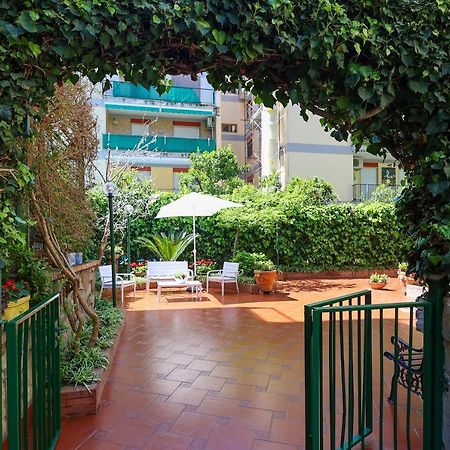 Garden House Giulia Apartment Соренто Екстериор снимка
