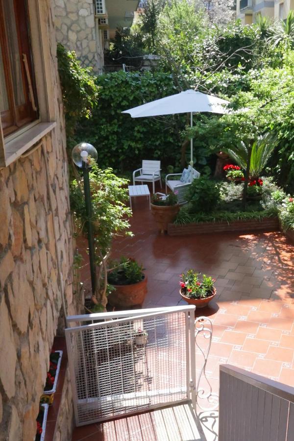 Garden House Giulia Apartment Соренто Екстериор снимка