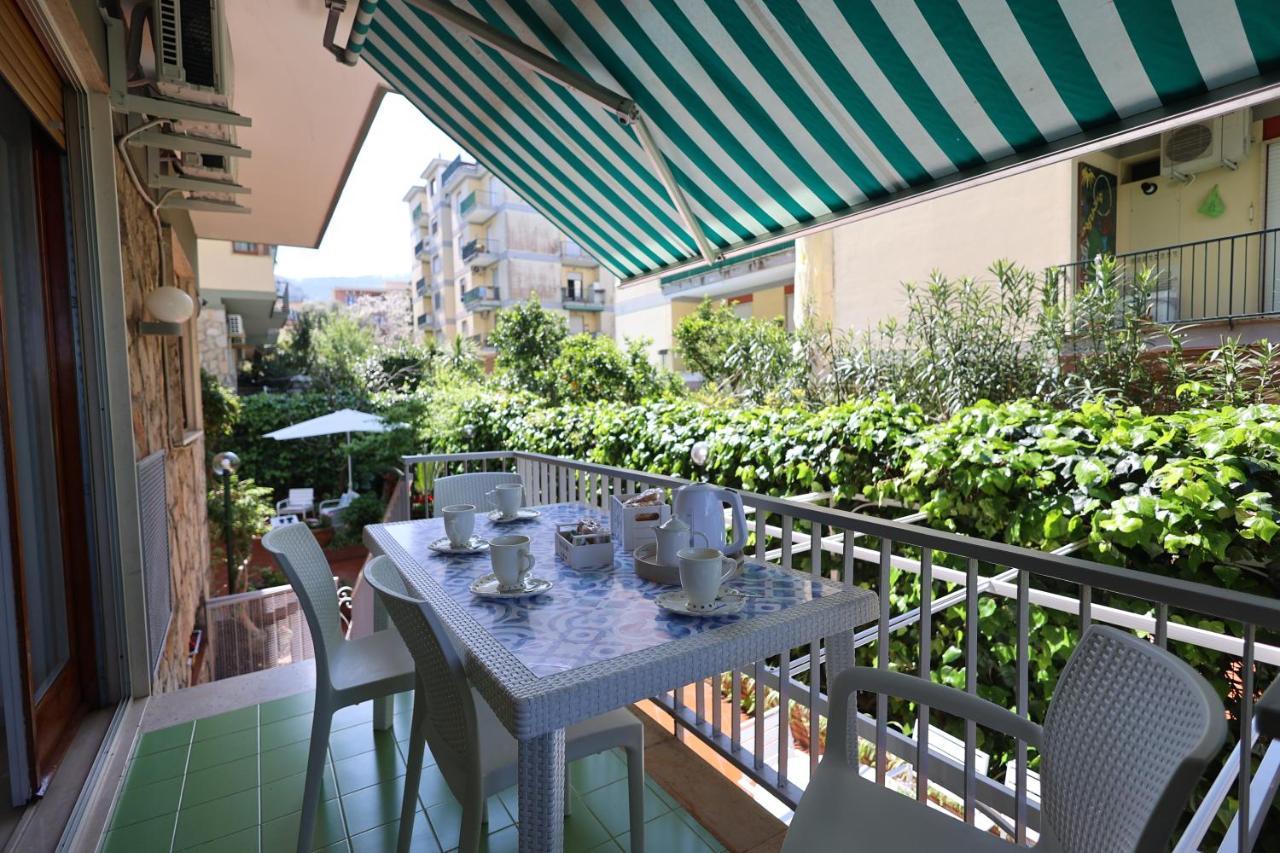 Garden House Giulia Apartment Соренто Екстериор снимка